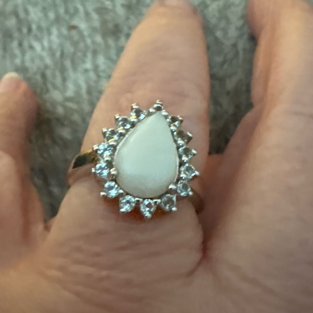 EUC stamped .925 stone ring. Size 8